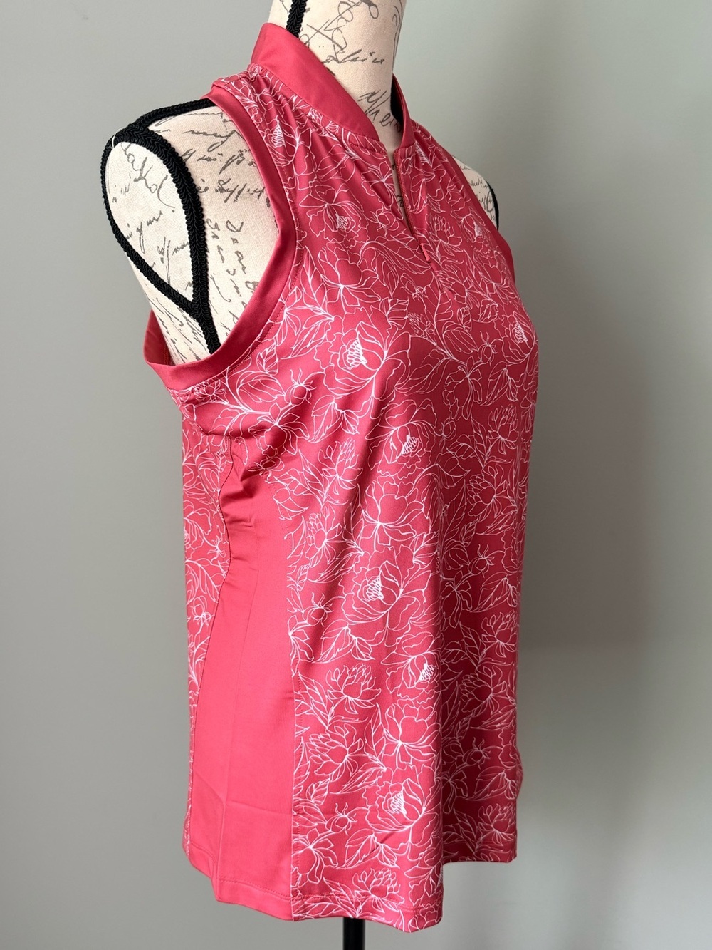 Waggle Sleeveless Golf Polo NWT Medium Pink Floral Performance Shirt - Picture 4 of 6